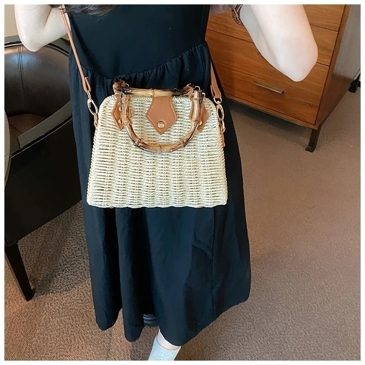 WOVEN STRAW BAG